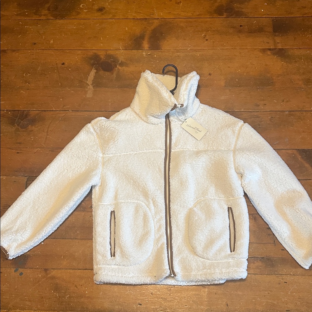 Cozy White jacket Universal Thread Size S